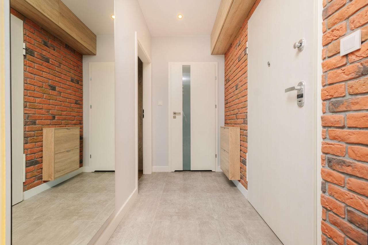 Stare Bielany 2-Bedroom Apartment Varşovia Exterior foto