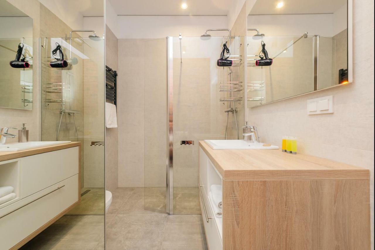 Stare Bielany 2-Bedroom Apartment Varşovia Exterior foto